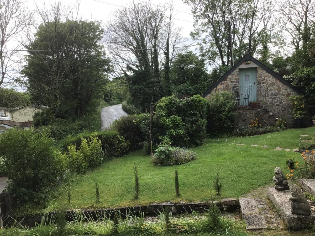Cozy Camborne Studio Retreat With Two Single Beds Exterior photo